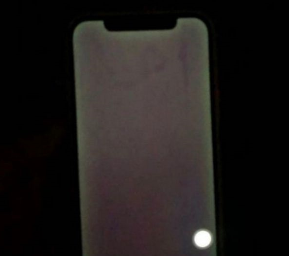 冯坡镇苹果手机维修分享苹果客服回应 iPhone 12 屏幕“发绿”问题 